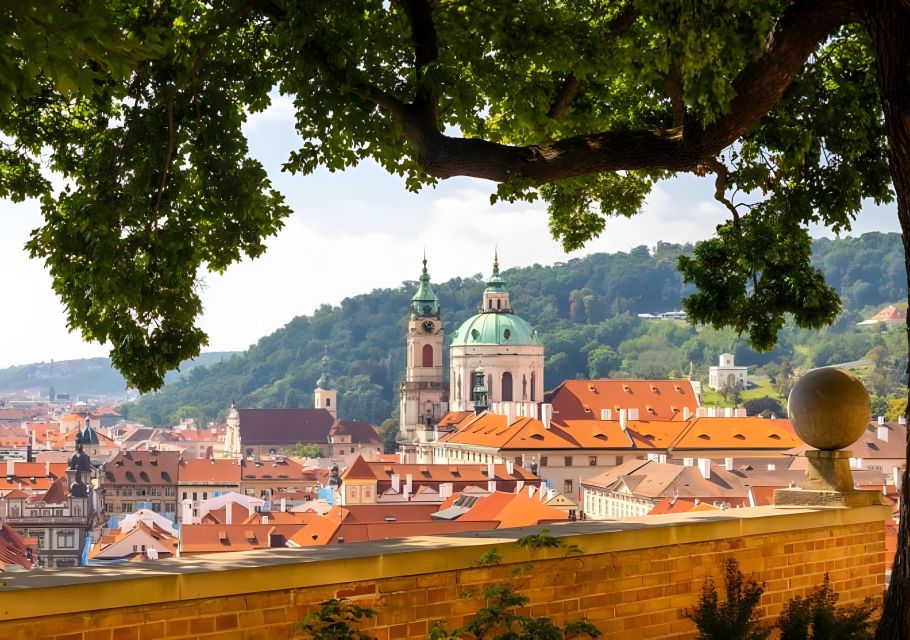 Prague Castle: Private Tour With Admissión Tickets - Key Points