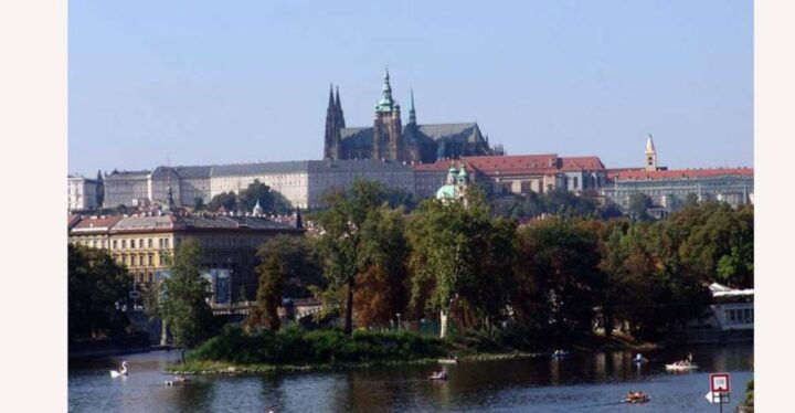 Prague: Classic City Bike Tour - Key Points