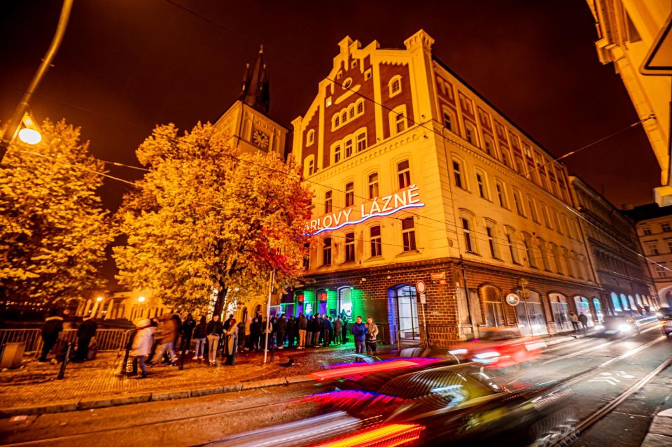 Prague: Entry Ticket to Ice Pub Prague With Nightclub Option - Key Points