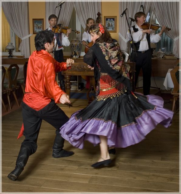 Prague: Folklore Evening With Music and Dinner - Key Points