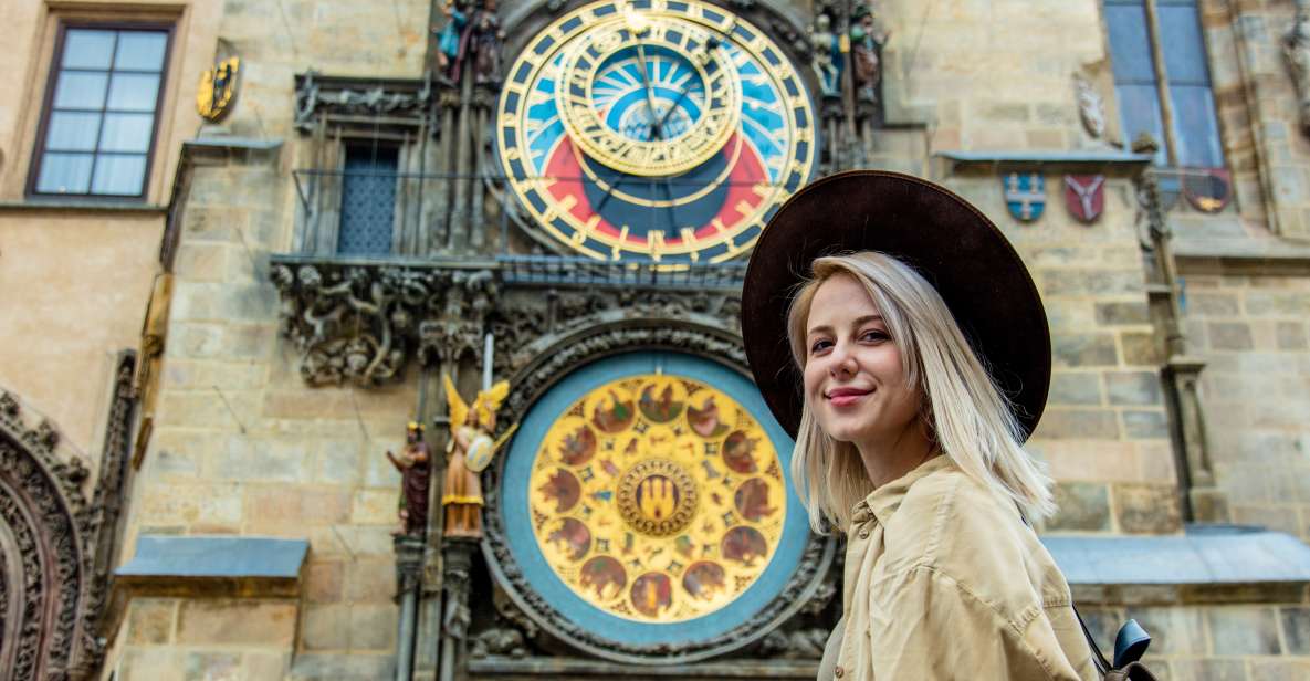 Prague: Professional Photoshoot at Prague Old Town - Key Points
