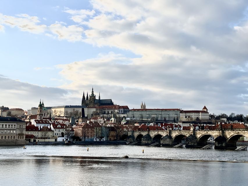 Prague: River Cruise With Dinner and Live Music - Key Points