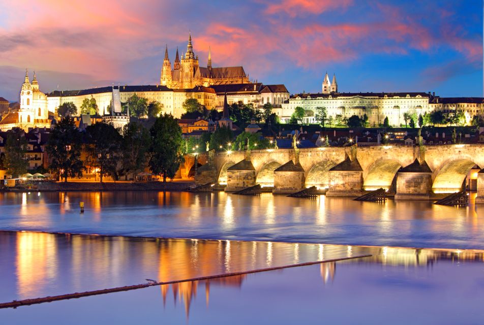 Prague: River Cruise With Snack - Key Points