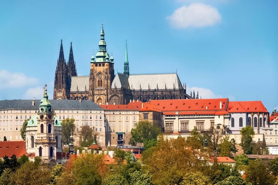 Prague: Scenic Private Running Tour - Key Points