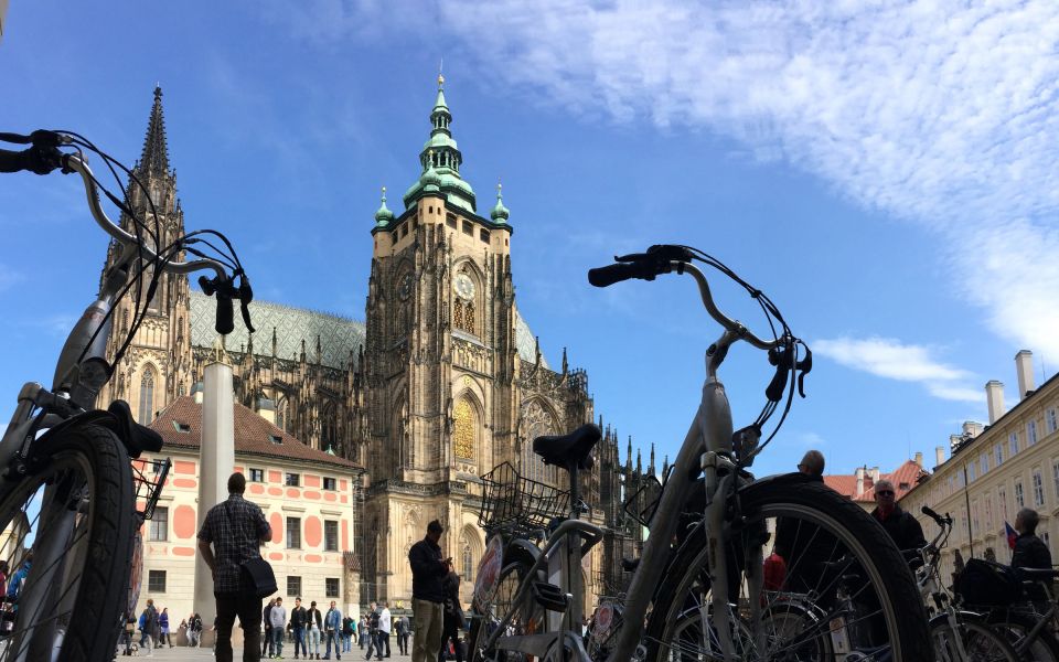 Prague: Stunning Viewpoints, Castle, City & Park E-Bike Tour - Key Points