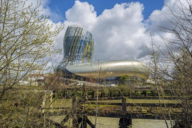 Prestige Commented Cruise Glass of Wine and Canelé in Bordeaux - Just The Basics