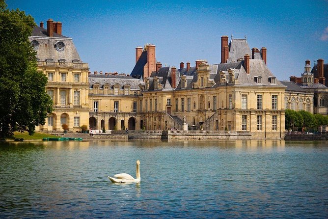 Private 5-Hour Round Transfer to Fontainebleau From Paris - Key Points