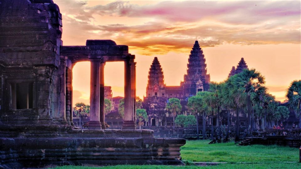 Private Angkor Wat 2 Full Days Tour With Sunrise and Sunset - Key Points