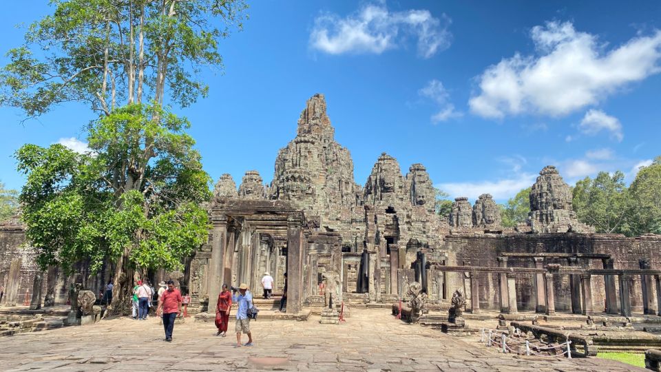 Private Angkor Wat and Banteay Srei Temple Tour - Key Points