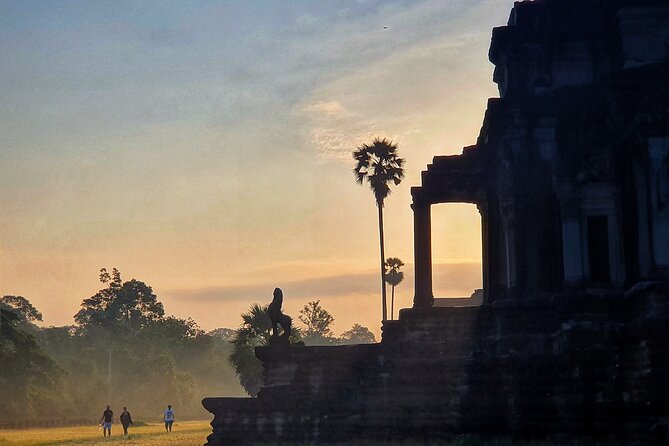 Private Angkor Wat Sunrise & Angkor Complex by English Speaking Minivan Driver - Key Points