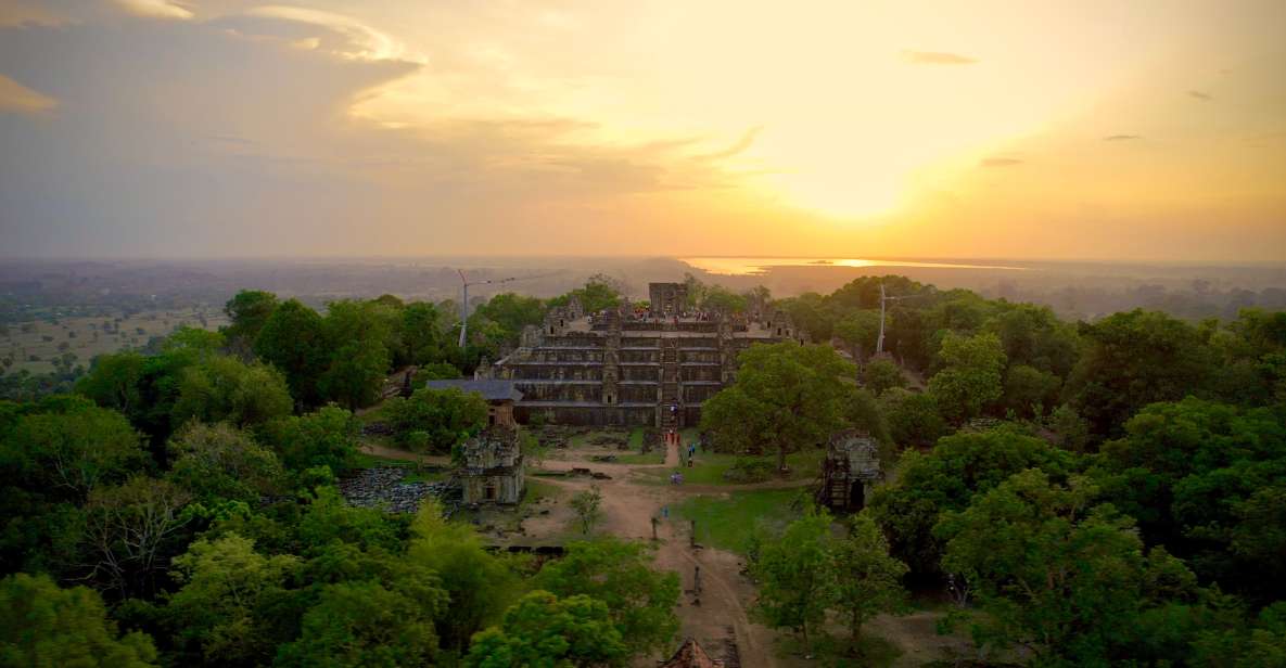 Private Angkor Wat Sunset Guide Tour - Key Points