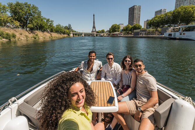 Private Cruise to Discover Paris - Just The Basics