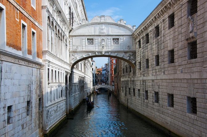 Private Gondola Ride Danieli - Bridge of Sighs - Key Points