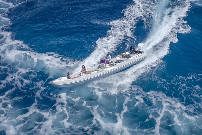 Private Milos Tour "Pirates' Hideout"- Luxury Boat Rental - Key Points