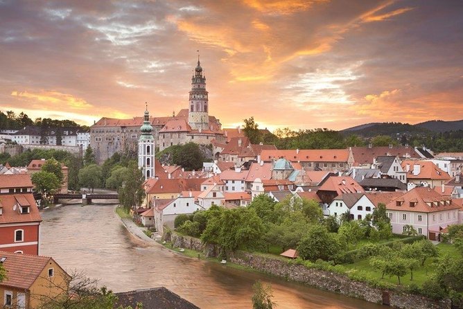 Private One Way Sightseeing Transfer From Salzburg to Prague via Cesky Krumlov - Key Points