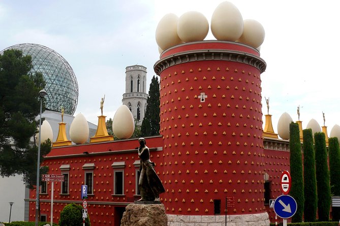 Private Tour: Dali Museum in Figueres and Púbol Tour With Hotel Pick-Up - Tour Highlights