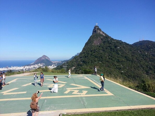 Private Tour to Favela in Rio De Janeiro With Local Guide - Key Points