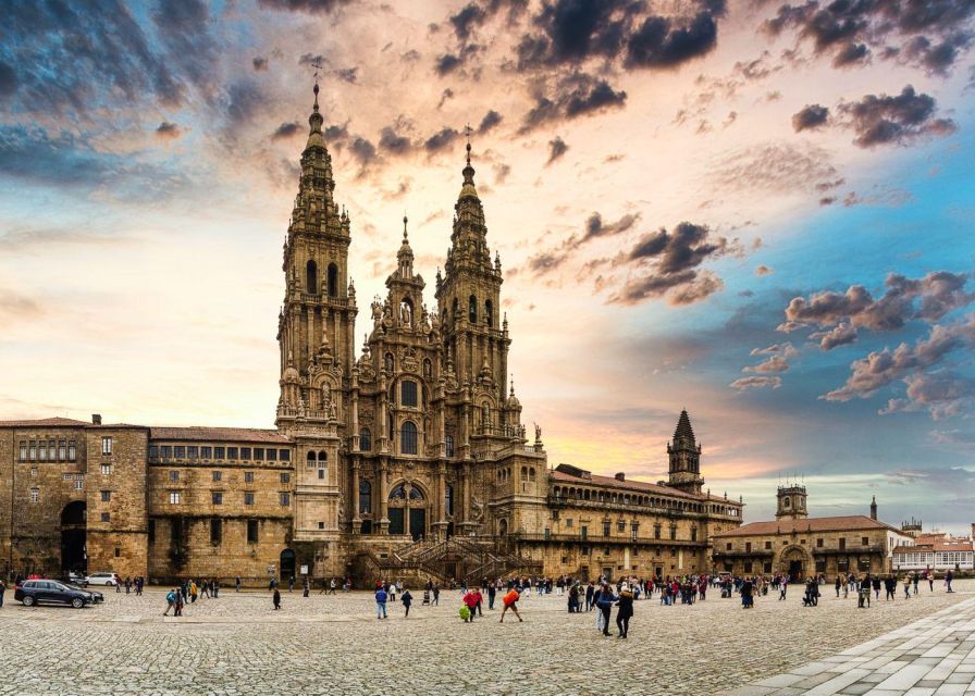 Private Transfer Between Porto and Santiago Compostela - Key Points