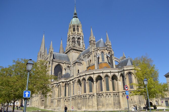 Private Transfer From Paris to Bayeux - Key Points