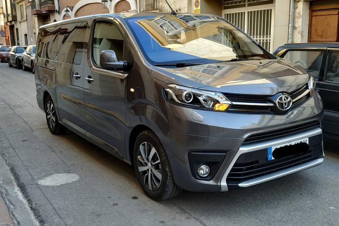 Private Transfer Madrid Barajas Airport to Madrid in Vans up to 7 Passengers - Key Points