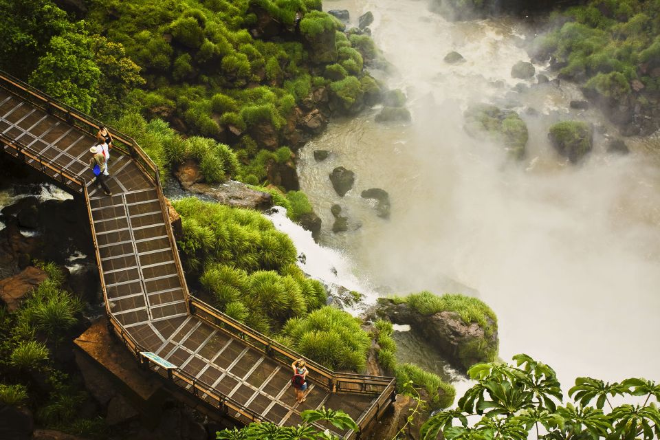 Puerto Iguazú Combo: Iguazu Falls 2 Day Tours Transfers - Key Points