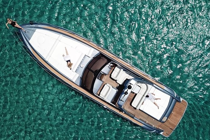 Rent a Yacht at Mykonos Princess V55 - Key Points