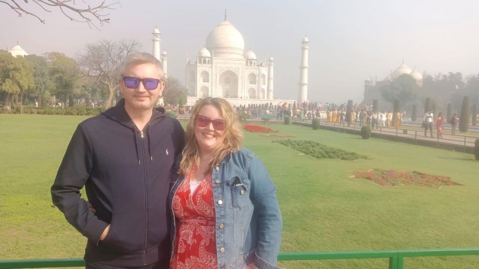 Same Day Agra Tour From Mumbai By Flight - Key Points