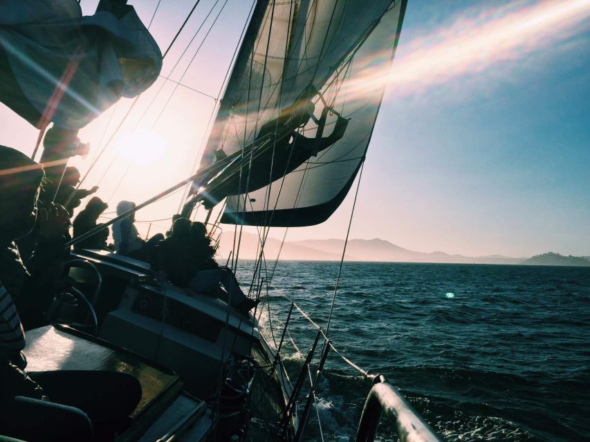 San Francisco: Bay Sailing Tour With Drinks - Key Points