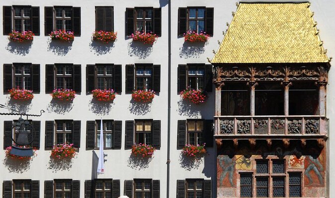 Self-Guided 1,5-hour Tour of Innsbruck: Exciting Stories, Photo Spots & Desserts - Key Points