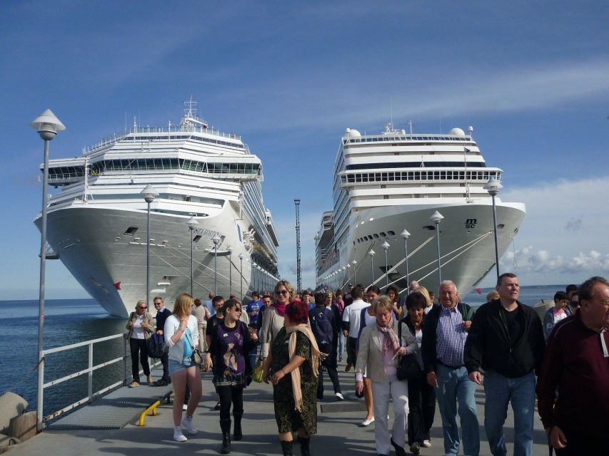 Semarang Port :Exploration Borobudur With Expert Local Guide - Key Points