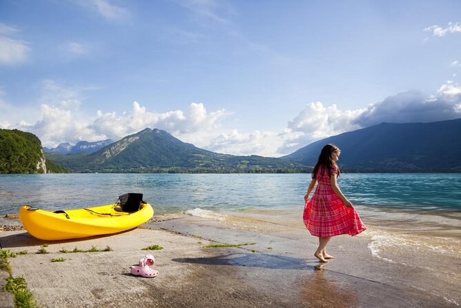 Sensation Paragliding Flight Over the Magnificent Lake Annecy - Just The Basics