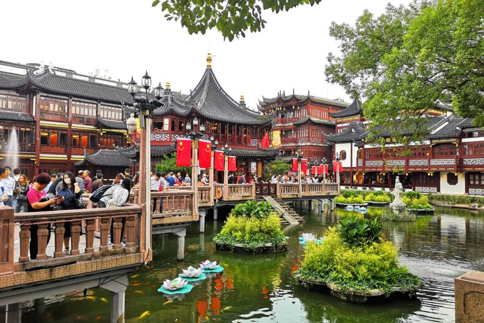 Shanghai: Yu Garden and City God Temple Walking Tour - Just The Basics