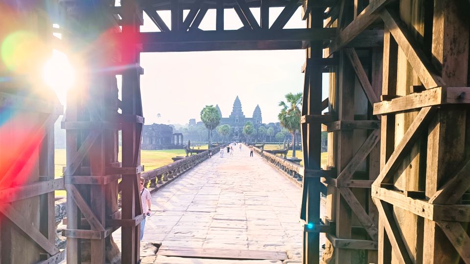 Siem Reap : Angkor Wat Tour on a Vespa - Key Points