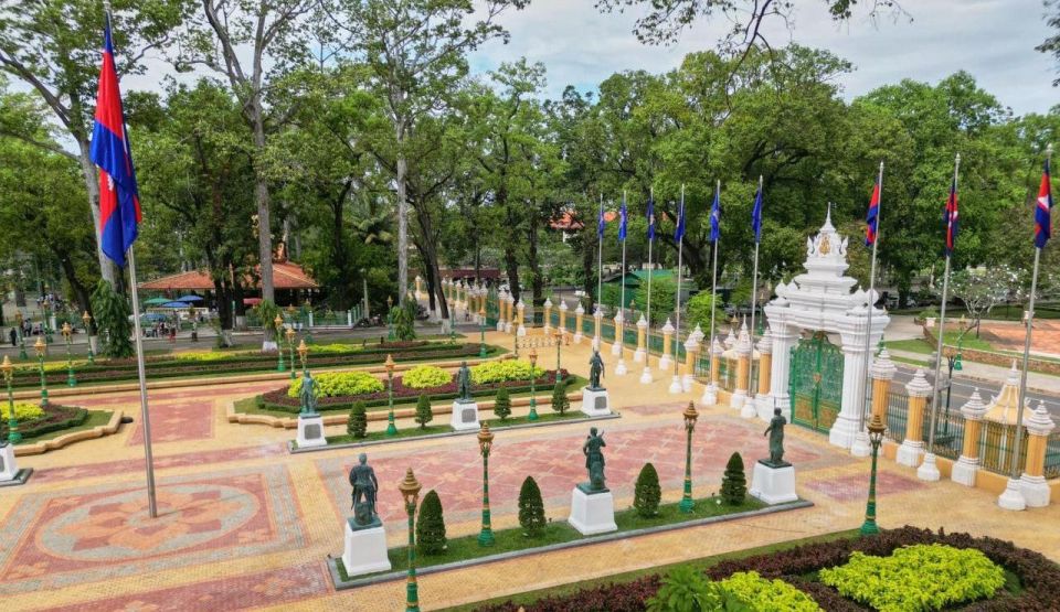 Siem Reap Guided City Tour by Tuk Tuk - Key Points
