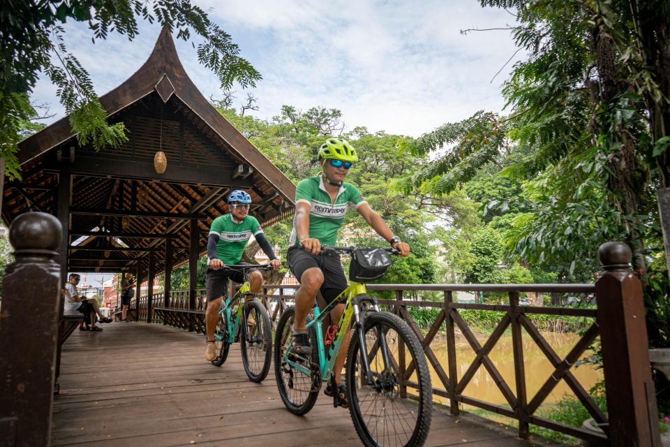 Siem Reap: Morning City Bike Tour With Local Expert - Key Points