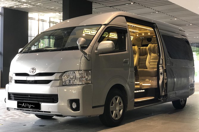 Singapore Arrival Ground Transfer in Limo-Bus - Key Points