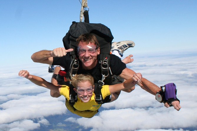 Skydive Fiji Legend 13000ft Tandem Jump (60 Seconds Free Fall) - Key Points