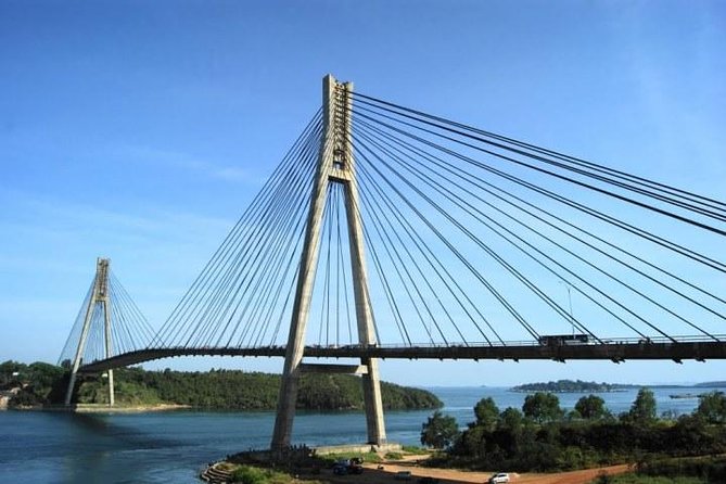 SMALL GROUP: Batam Day Tour With Ferry, 1-Hour Massage, and Lunch From Singapore - Key Points