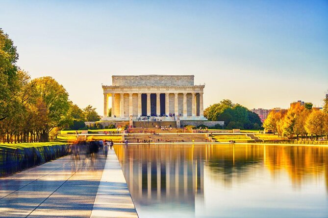 Small Group National Mall Night Tour With 10 Top Attractions - Just The Basics
