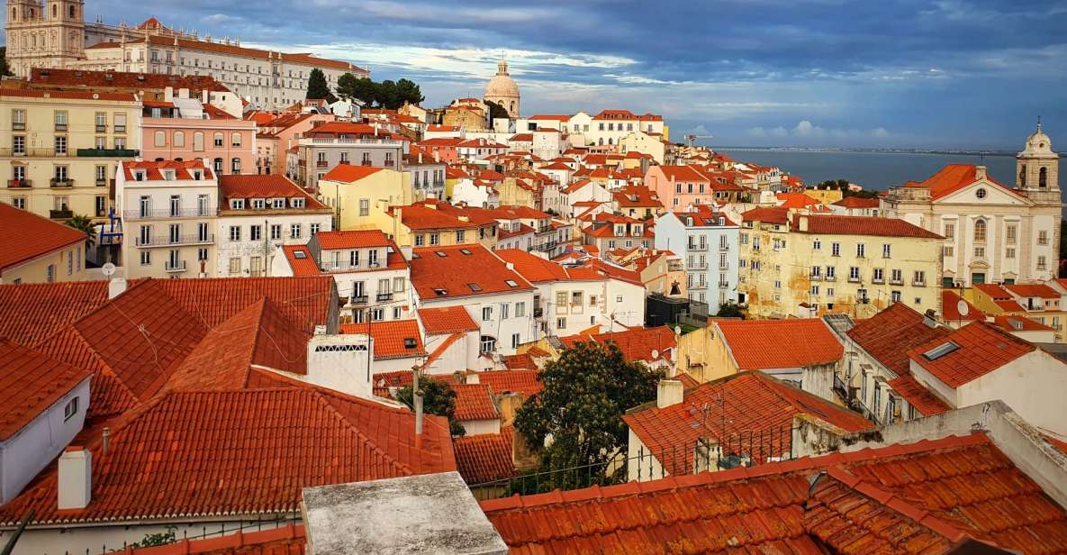 Step Into History: Lisbon's Old Town! Tuk Tuk - Key Points