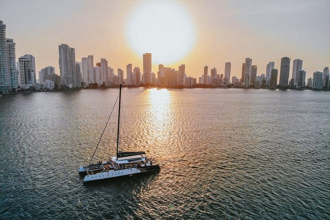 Sunset Cruise in Cartagena - Key Points