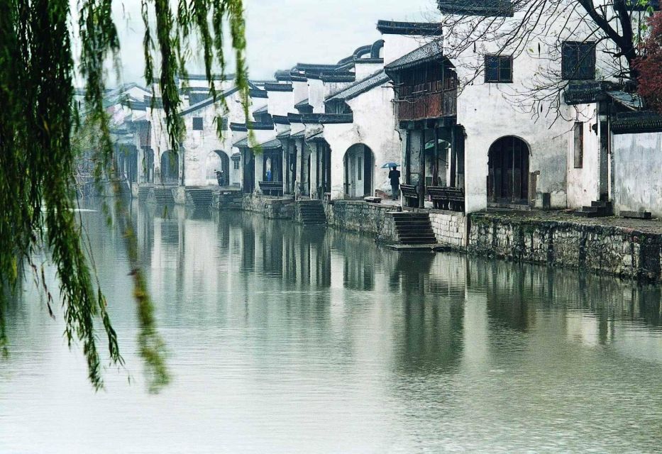 Suzhou: Gardens and Tongli or Zhouzhuang Water Town - Just The Basics