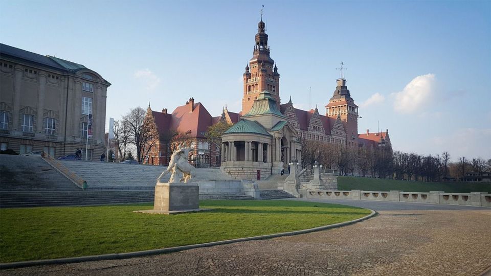 Szczecin: Medieval Old Town Private Walking Tour - Key Points
