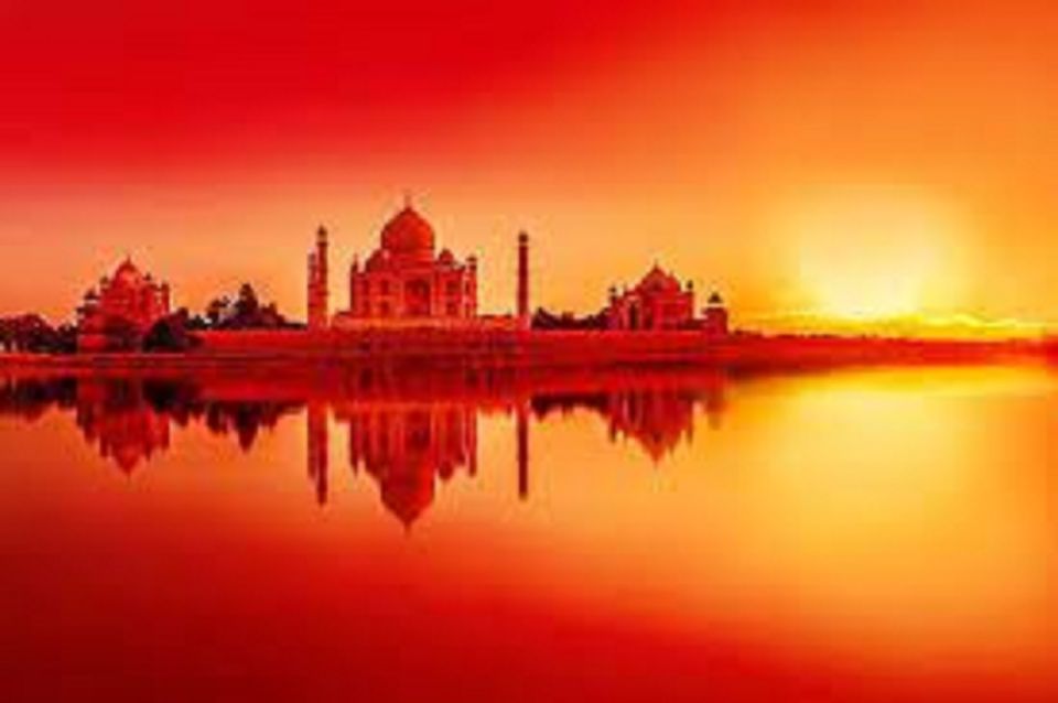 Taj Mahal With Professional Photoshoot. - Key Points