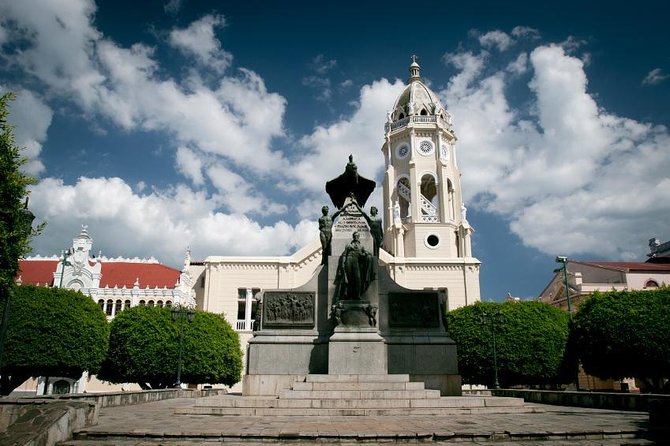 The City Safari - A Classic Car Tour of Panama City - Key Points