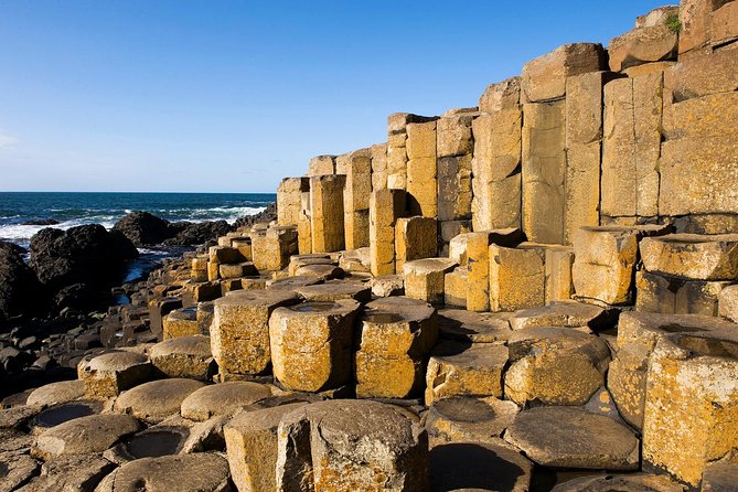 The Giants Causeway, Dunluce Castel and Belfast - Spanish Guide - Itinerary Details