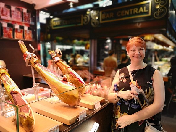 The Most Complete Food & Drink Tasting Tour of Barcelona in Traditional Taverns - Tour Highlights