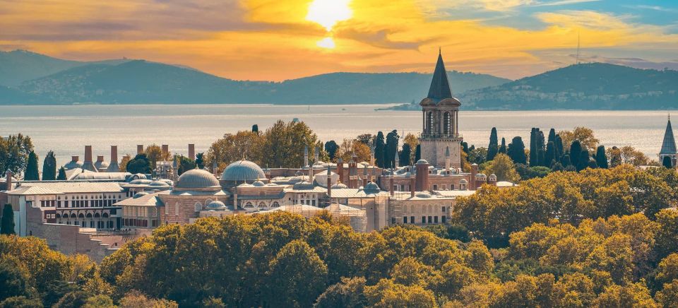 Topkapi Palace Guided Tour and Skip The Ticket Line - Key Points