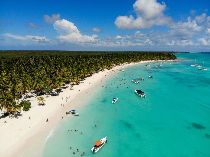 Tour to Saona Island With Catamaran, Boat and Beach Lunch - Key Points