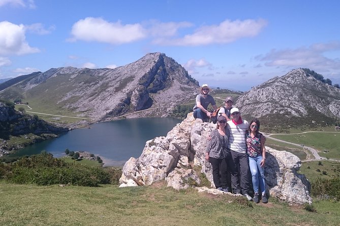Tour to the Lakes of Covadonga and Sanctuary From Oviedo - Key Points